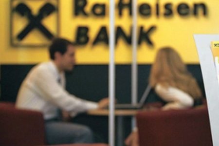 Clientii Raiffeisen Bank Au Plasat Circa 25 Din Economii In Fonduri De Investitii Stiri Bancare