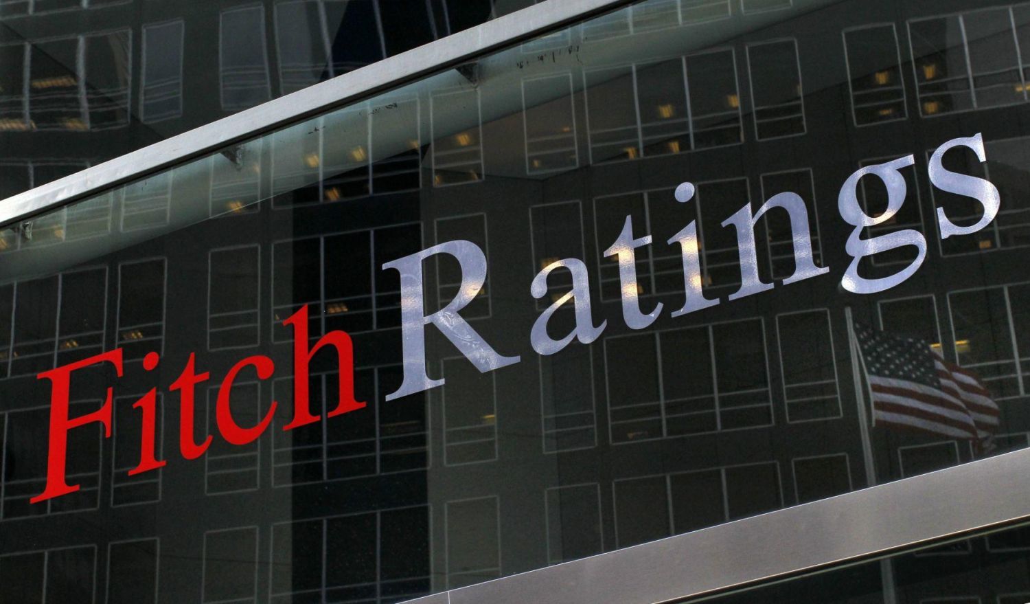 fitch-ratings-a-reconfirmat-ratingul-de-ar-al-rom-niei-dar-a